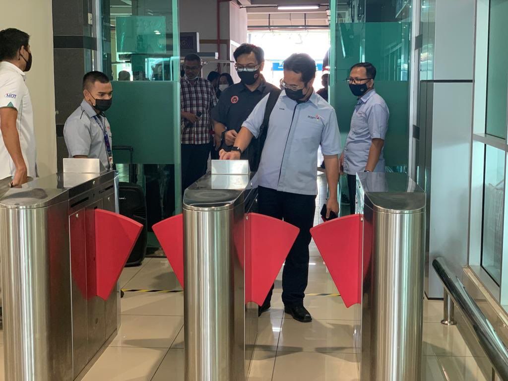 Malaysia, Singapore govts to reevaluate risks before proceeding with air, land VTL