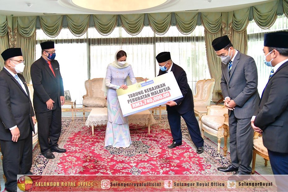 Tengku Permaisuri berkenan hadir majlis serahan sumbangan LZS