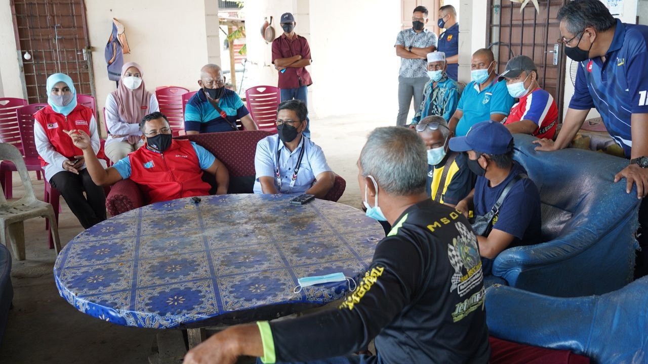 MB luang masa dengar keluhan nelayan di Sungai Kerteh