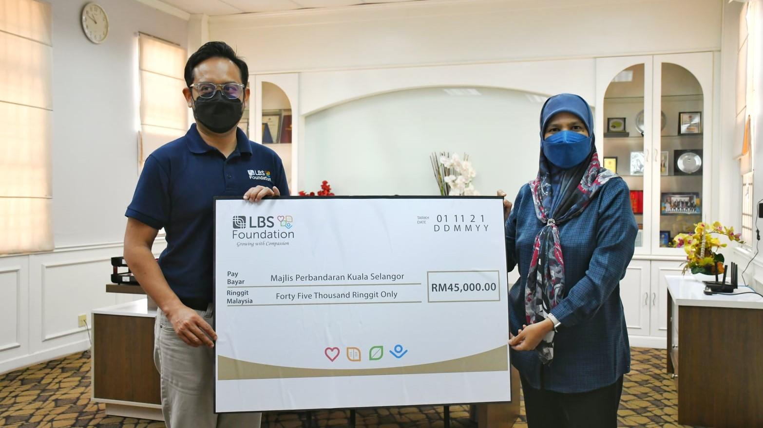 MPKS: Santuari Kelip-Kelip Kampung Kuantan terima sumbangan korporat beli sampan