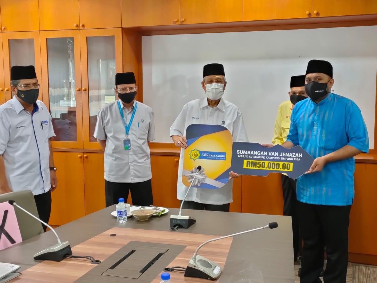 LZS sumbang RM200,000 bantu empat masjid beli van jenazah