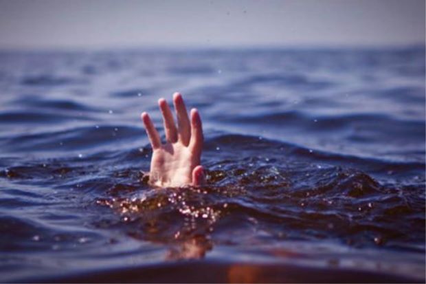 நண்பனைக் காப்பாற்றி விட்டு வாலிபர் நீரில் மூழ்கி வீர மரணம்