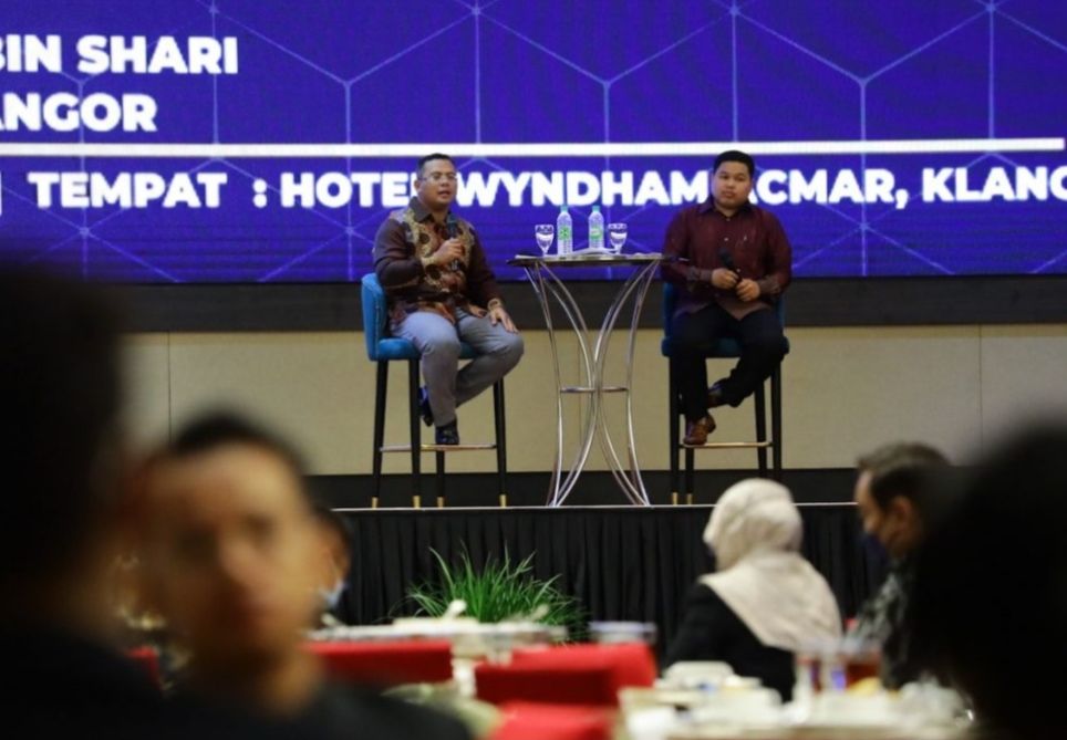 与150大专生对话 雪政府听取民声