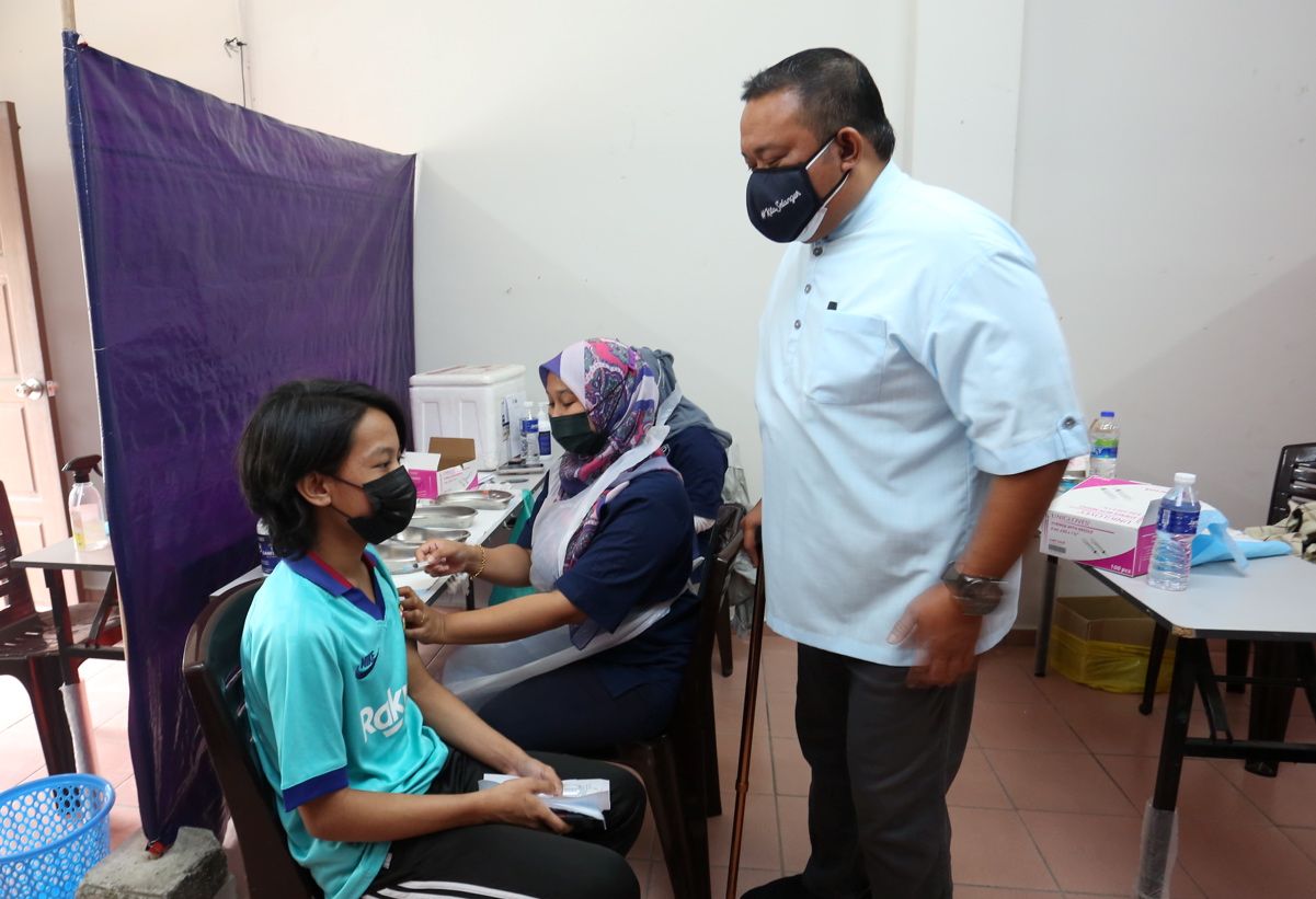 邓普勒区逾4000人  接种雪政府自购疫苗