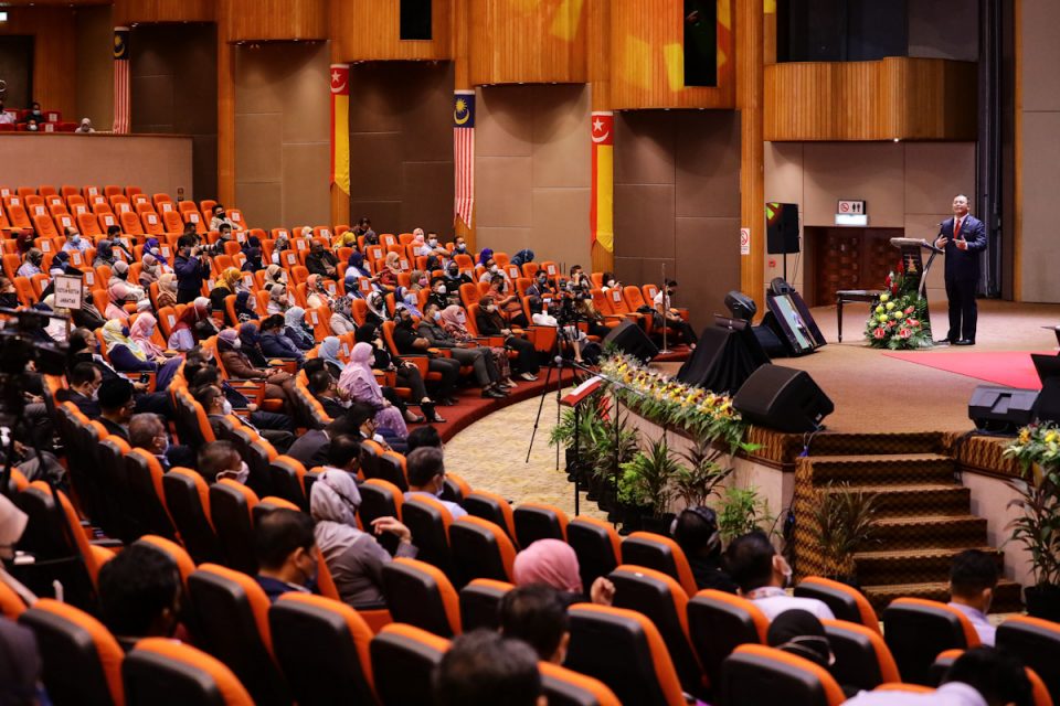Selangor to review policy cancellation involving contract civil servants