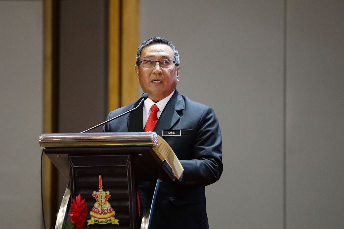 சிலாங்கூர் அரசின் இலக்கவியல் திட்டத்திற்கு அரசு ஊழியர்கள் ஆதரவளிக்க வேண்டும்