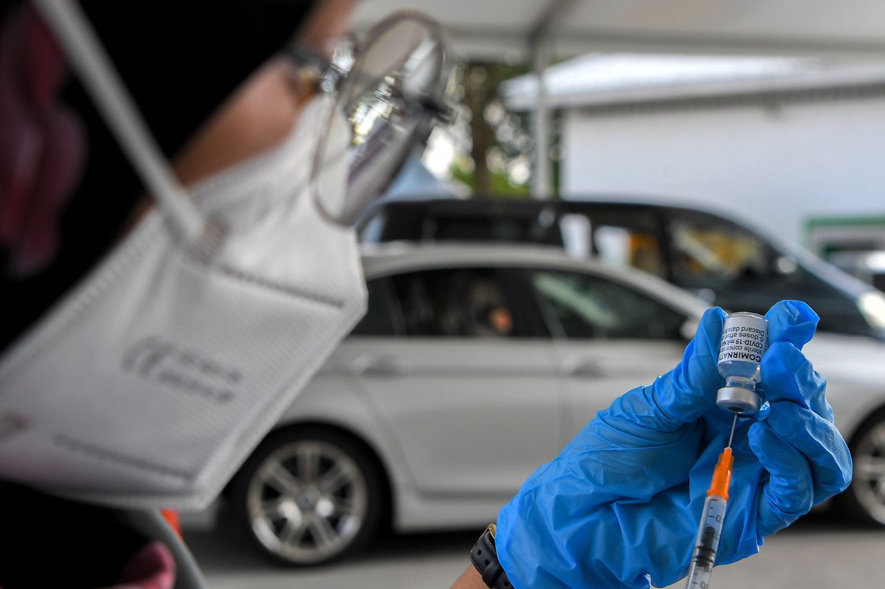 ஊக்கத் தடுப்பூசி இன்னும் பெறாத நாடாளுமன்ற உறுப்பினர்களுக்கு நாளை தடுப்பூ செலுத்தப்படும்