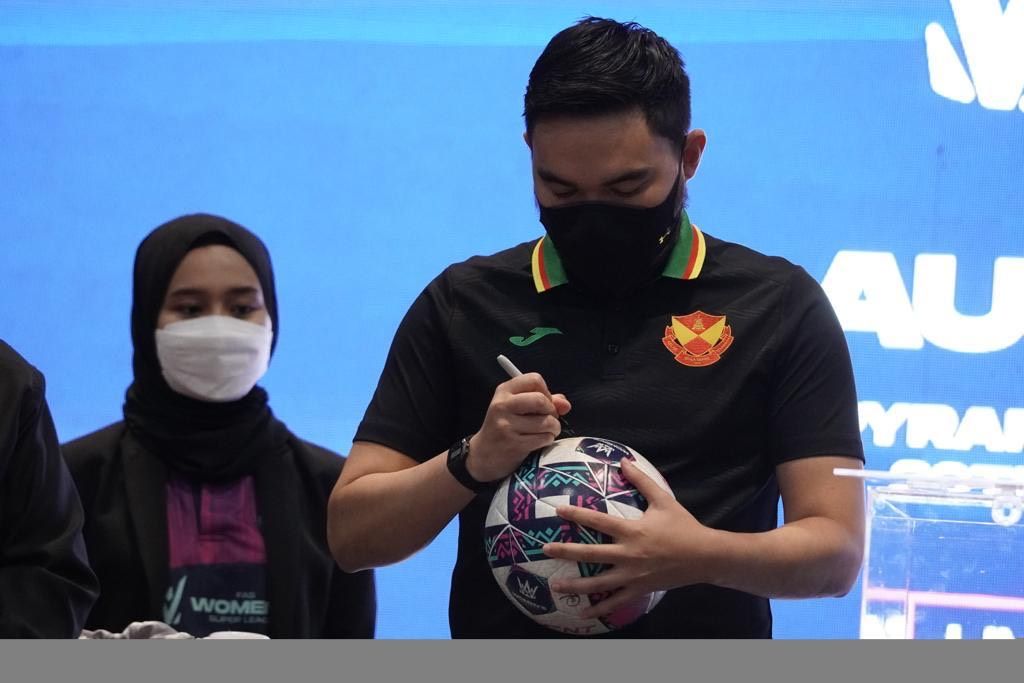 Raja Muda Selangor rasmi Liga Super Wanita FAS