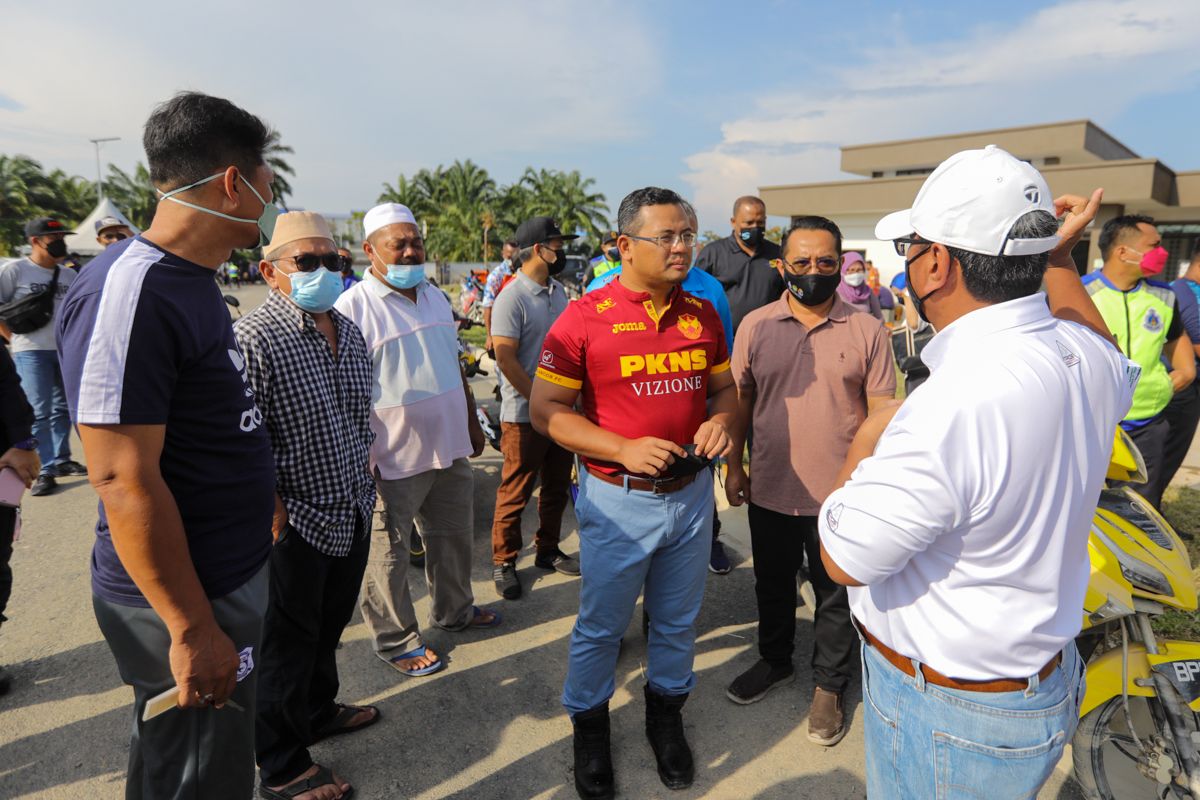 MB: Lokasi dipenuhi sampah banjir sekitar Shah Alam dibersihkan