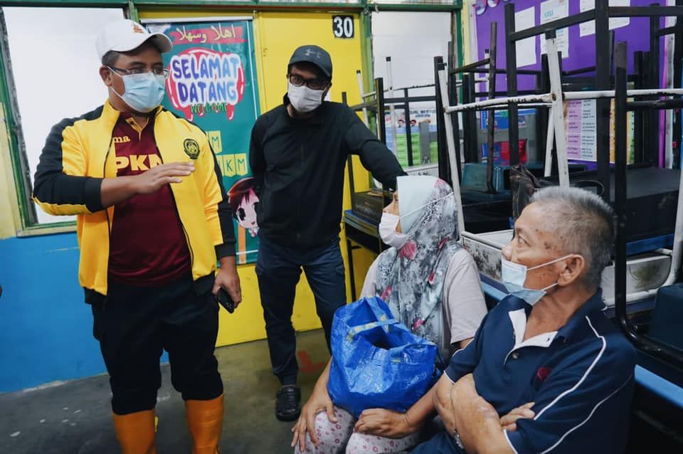 MB tinjau 30 keluarga mangsa banjir di Klang