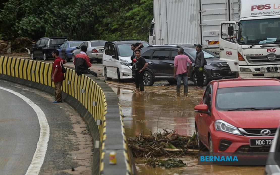 450 people stranded along KL-Karak Highway rescued