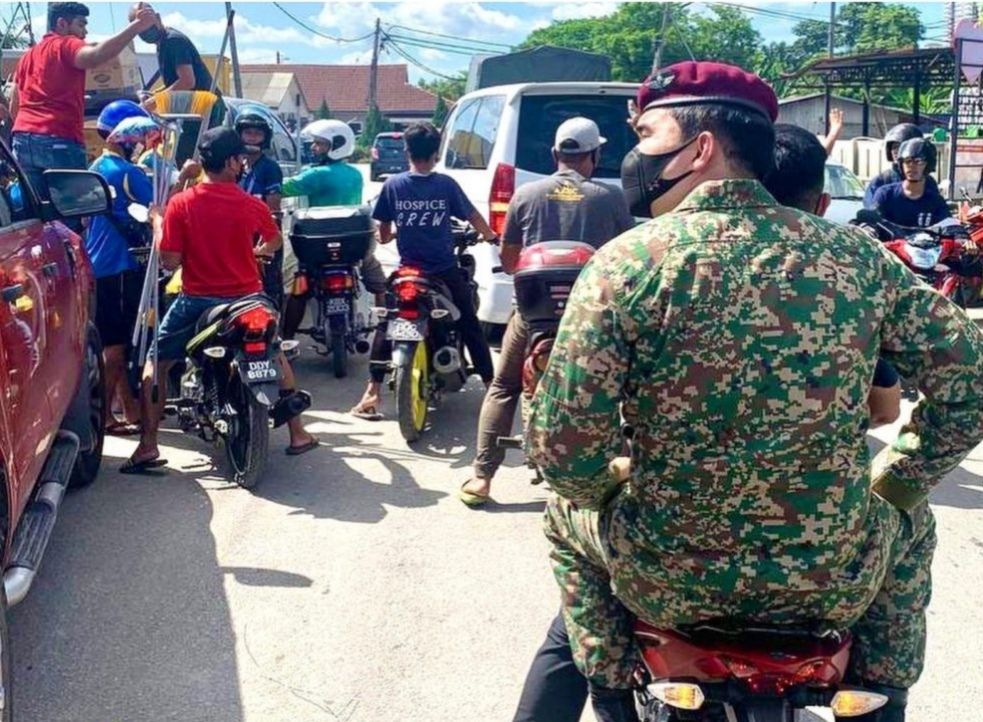 雪州王储投身救灾工作