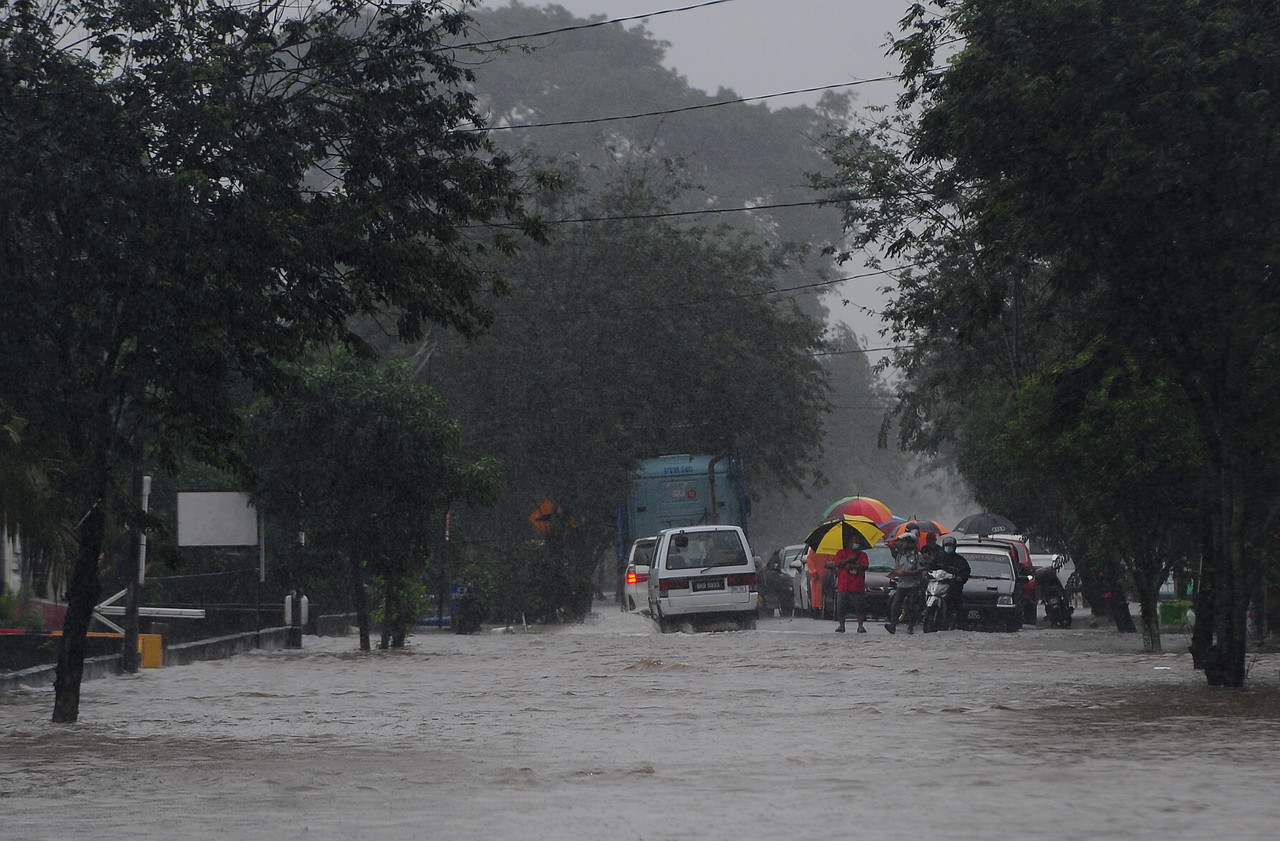Selangor recorded highest rainfall, activates flood contingency plan