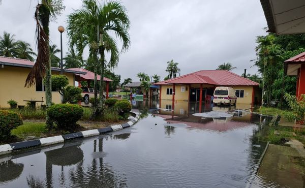 சுகாதார கிளினிக்குகள் இன்று பொதுமக்களுக்கு தற்காலிகமாக மூடப்பட்டன.