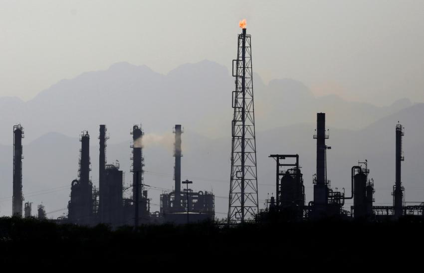 Oil rises as investors focus on OPEC+ decision amid growing Omicron fears
