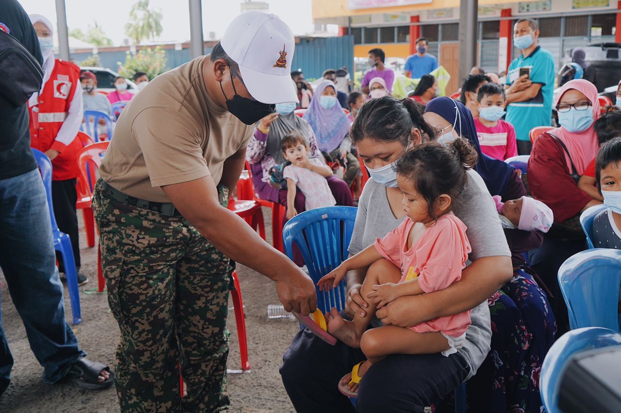 32,000 mangsa bah dipindah ke 162 pusat sementara, lebih separuh di Klang
