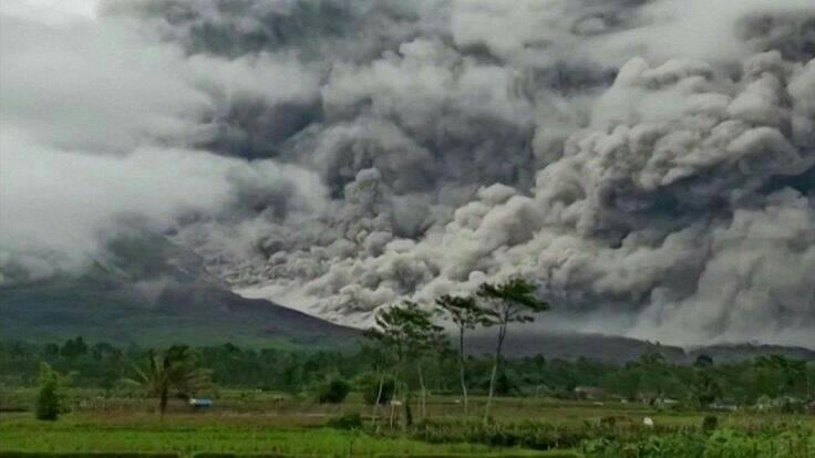 Letusan Gunung Semeru Jawa Timur ragut 13 nyawa, hampir 100 cedera