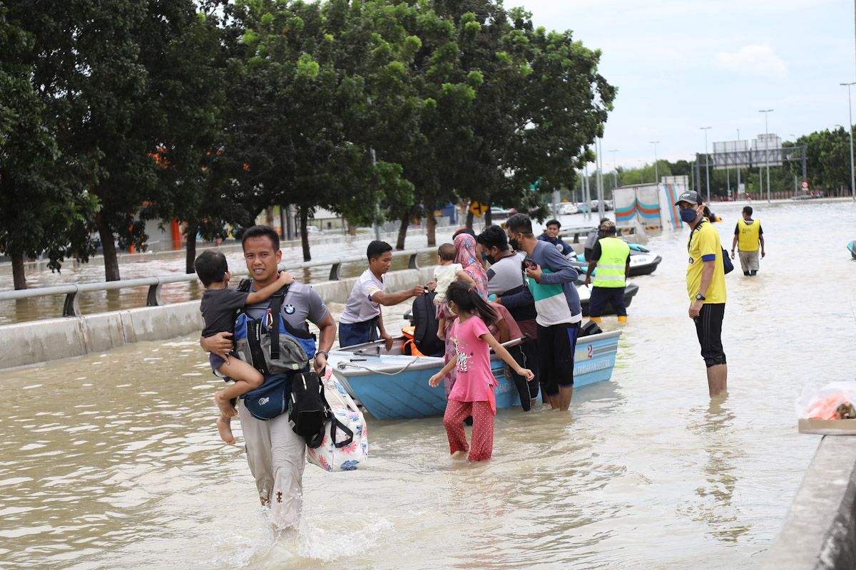 巴生港口州议员迄今已拨10万协助灾民