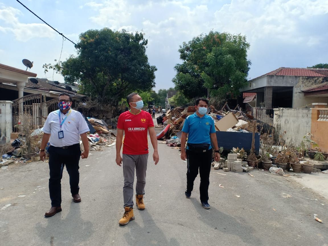 KDEBWM截至昨日 清走了2万2000吨洪水垃圾