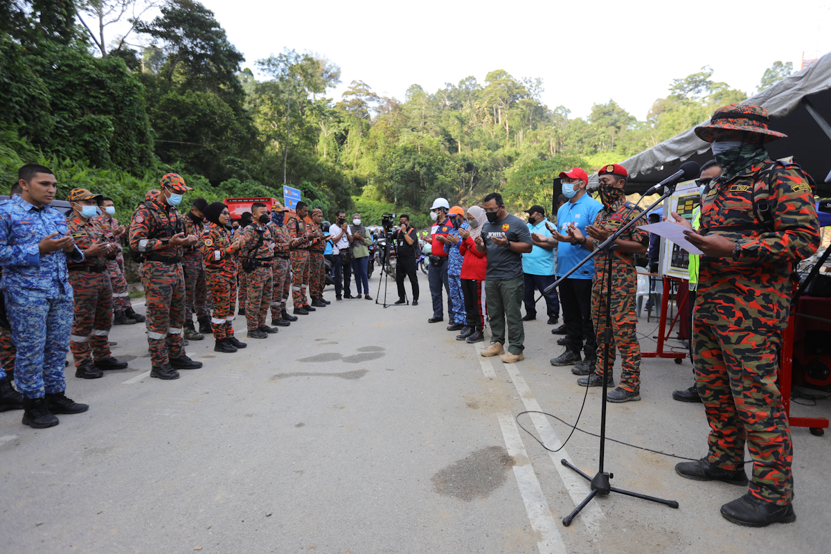 Tanah runtuh: Tempoh pembersihan di Genting Peras dijangka dua minggu