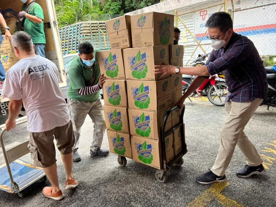 邓章钦促各造吸起水灾教训 设完善机制应对天灾事件