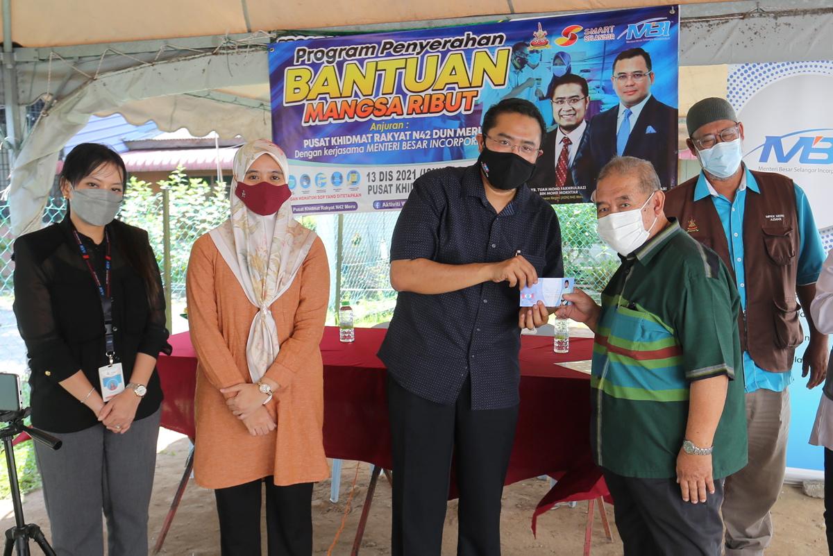 MBI agih tunai bantu 49 mangsa ribut di Meru