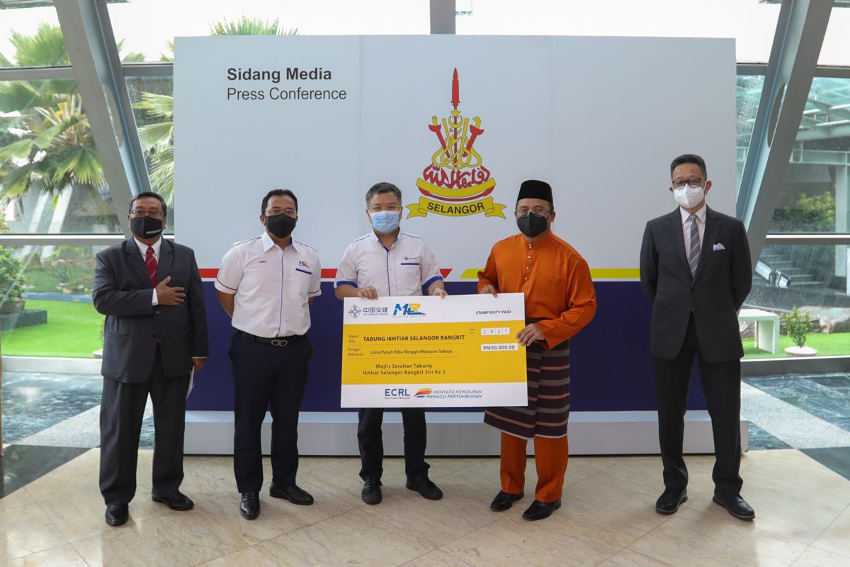 வெள்ள மீட்சி நிதிக்கு வெ. 18 லட்சத்தை சிலாங்கூர் பெற்றது