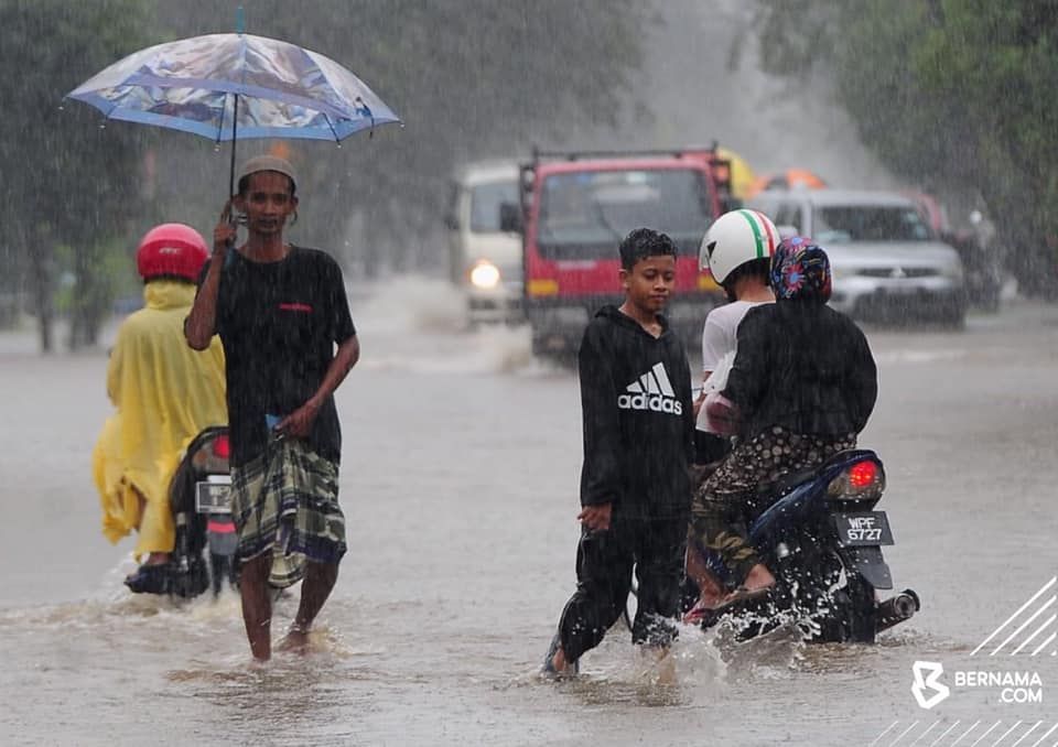 Banjir kilat: 17 pusat pemindahan sementara dibuka di Selangor
