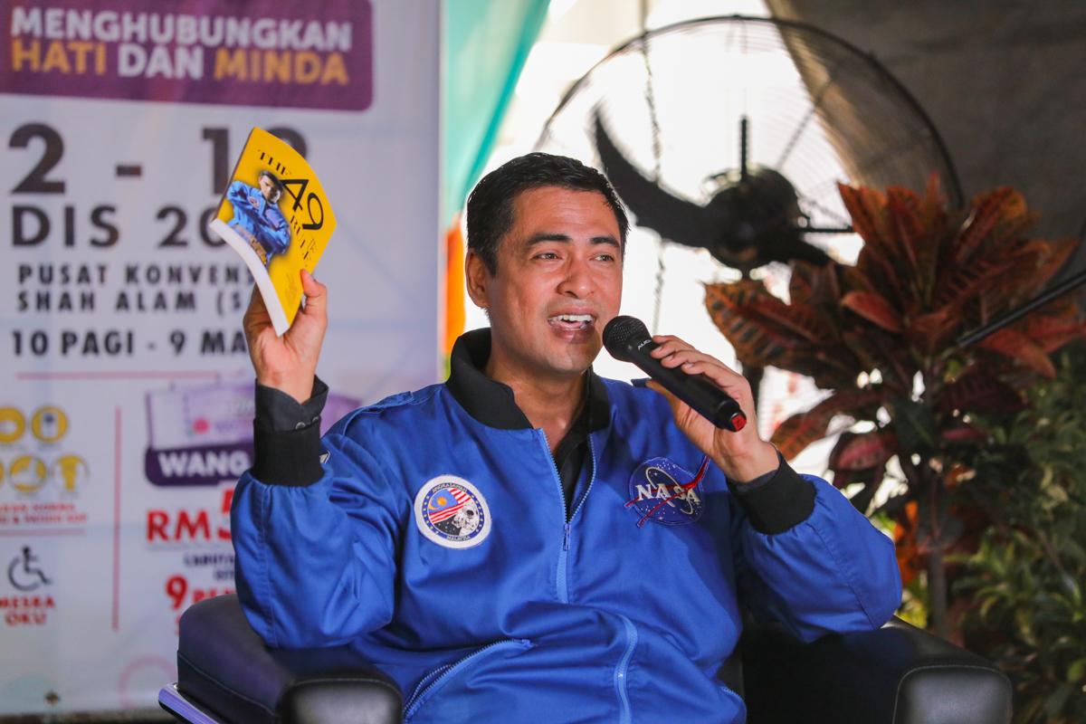 Angkasawan negara kongsi ilmu sains, keibubapaan di Pesta Buku Selangor