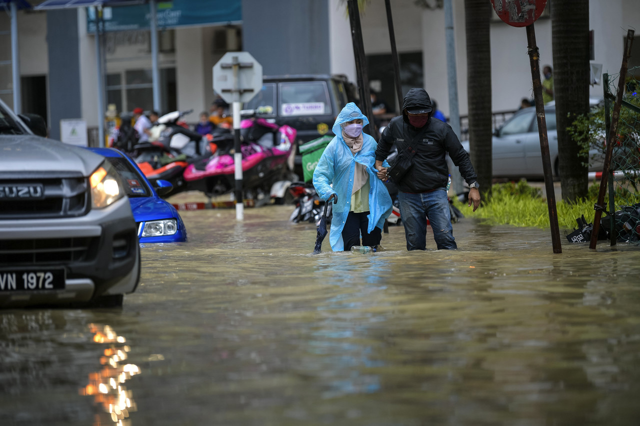 Lebih 14,000 mangsa banjir dipindah setakat pagi ini