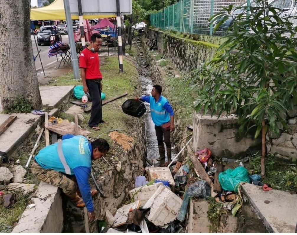 达鲁益山出动2000人  加速清理灾区大型垃圾