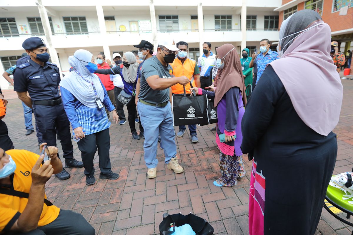 近半灾黎获准重返家园