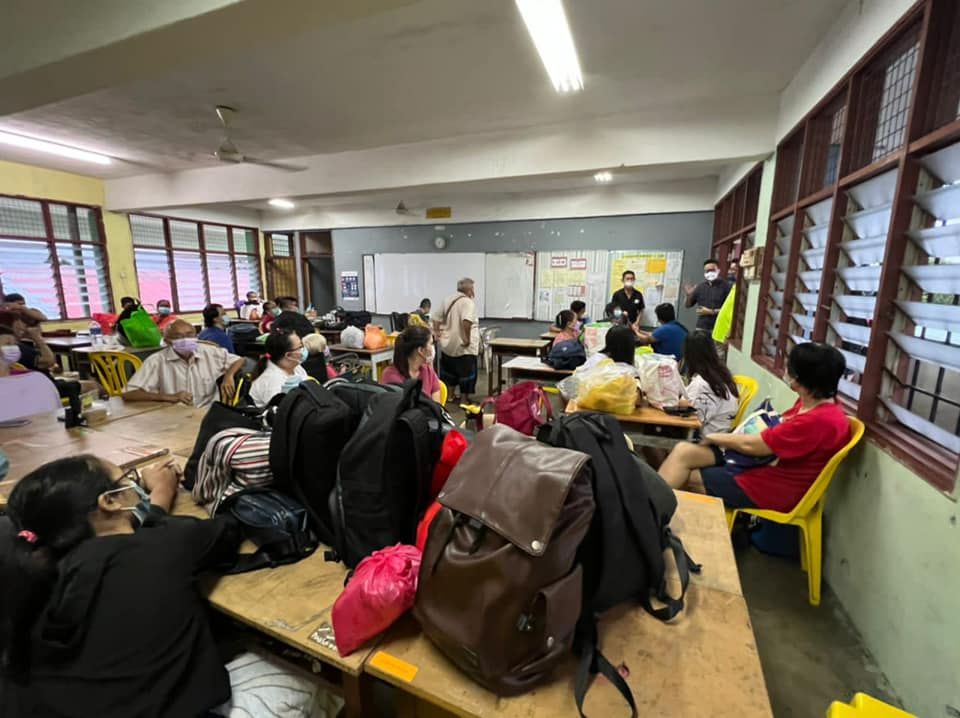 公务员灾黎明可紧急事假  各户灾黎获1000援金