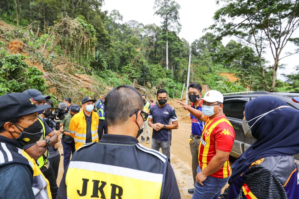 Hulu Langat gets early aid under Selangor Bangkit