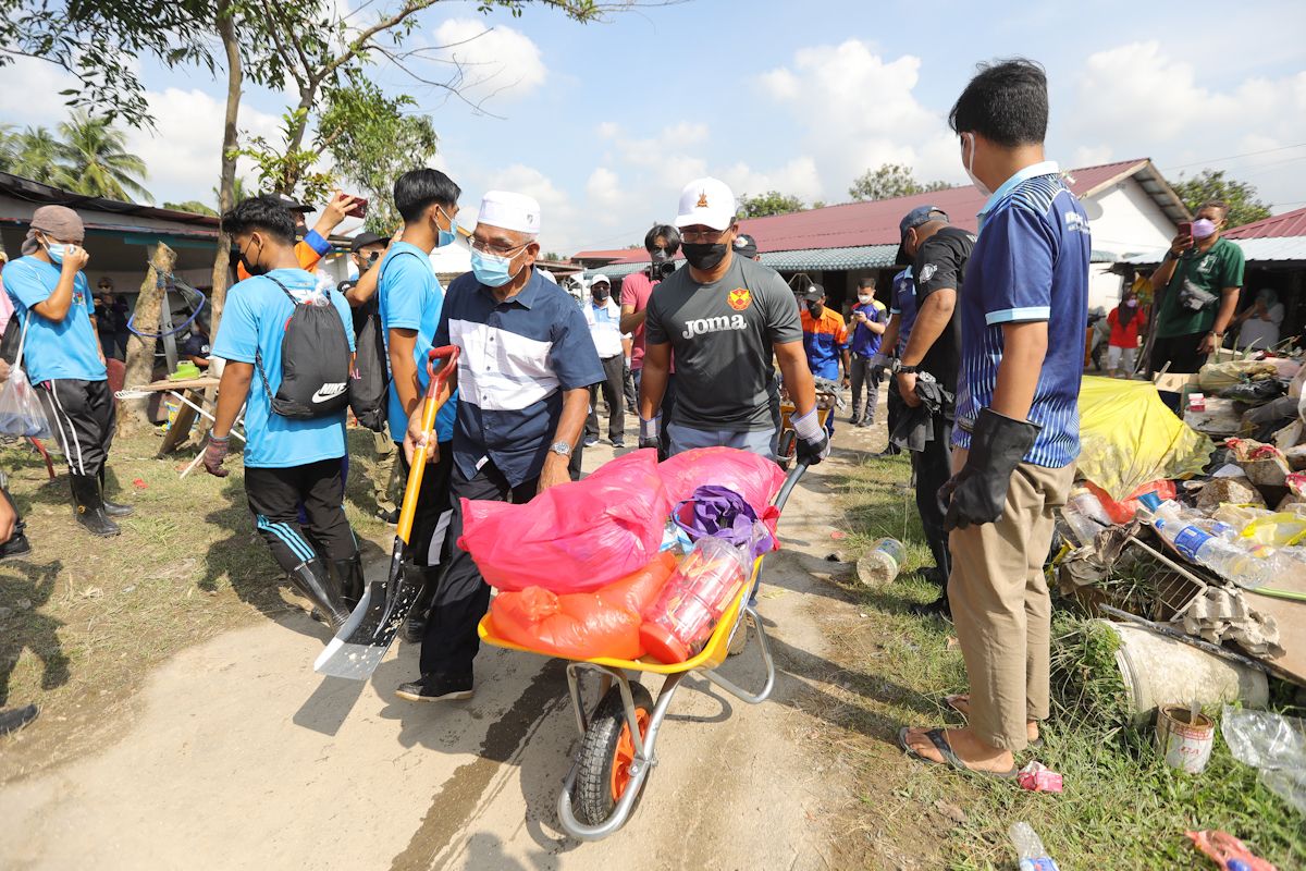Urusan pascabanjir Petaling lancar, tambah aset kutip sampah