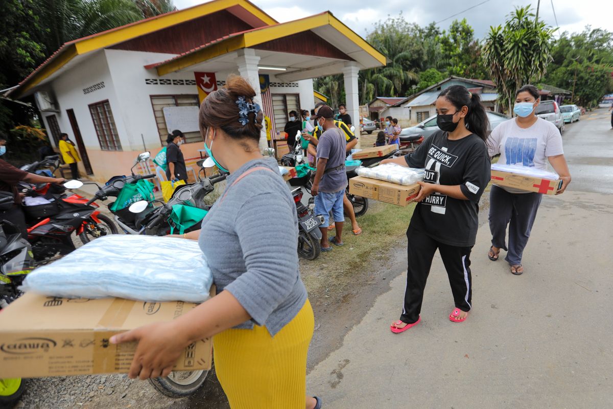 Banjir: 237 keluarga Orang Asli Bukit Tadom terima alat kelengkapan rumah