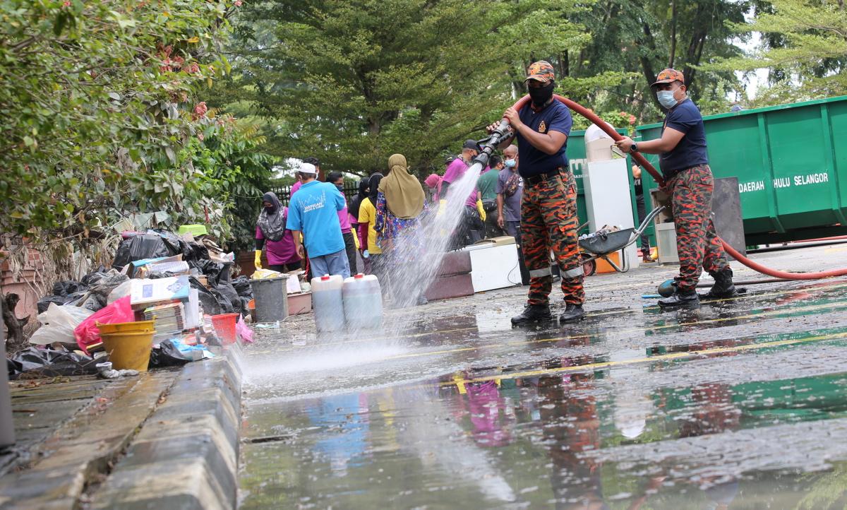 Tiada bekalan air cabaran utama sukarelawan bersih kawasan bah