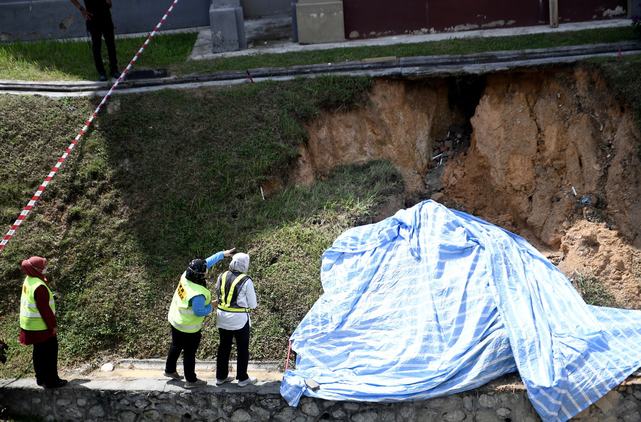 Landslide near IIUM Gombak male dorm first ever incident since its founding