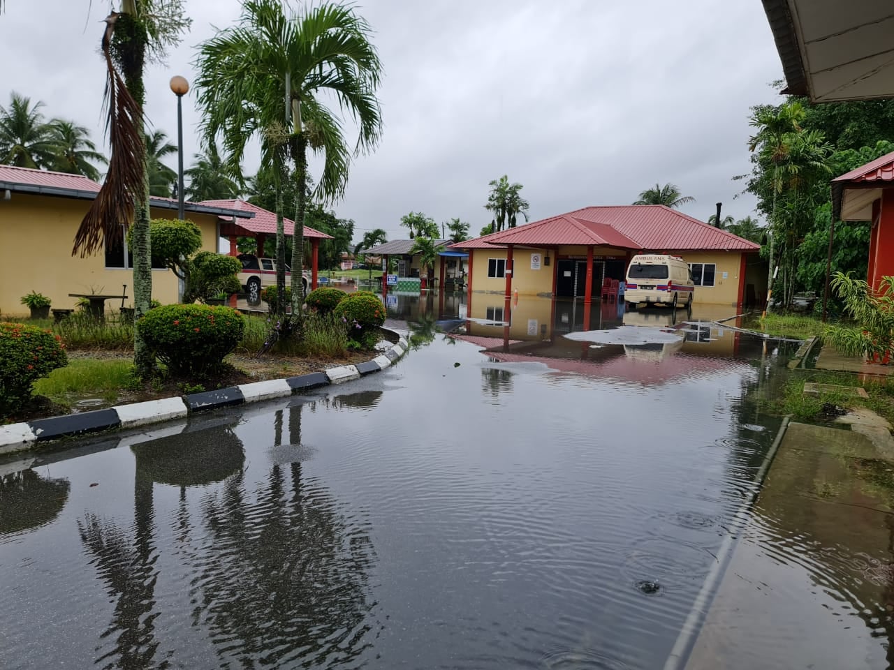 Sukarelawan masjid Jenjarom bantu urus penempatan mangsa banjir