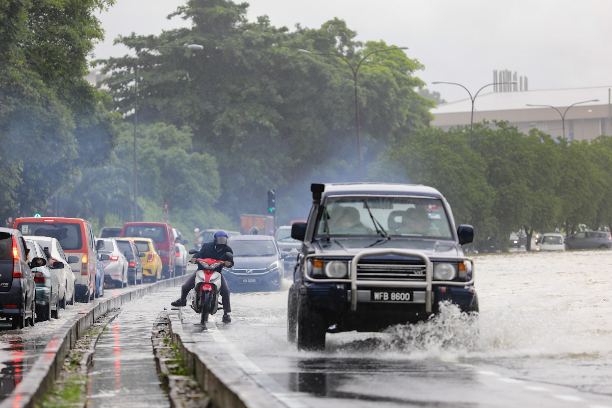 Amaran ribut petir, hujan lebat di Selangor dan lima negeri hingga 6 petang ini