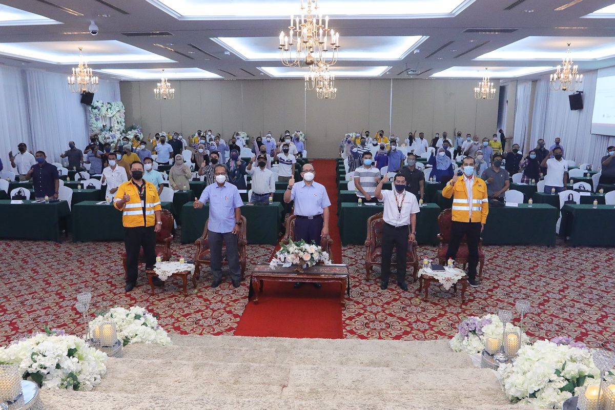 சாலைகளைச் சீரமைப்பதில் ஆற்றலை வளர்த்துக் கொள்வீர்- குத்தகையாளர்களுக்கு நினைவுறுத்து