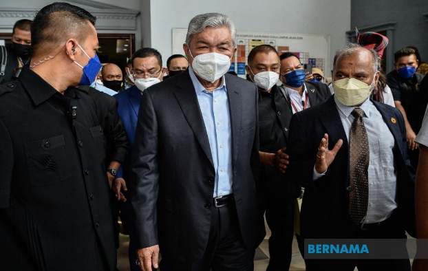 Zahid diperintah bela diri 47 kes rasuah, pecah amanah