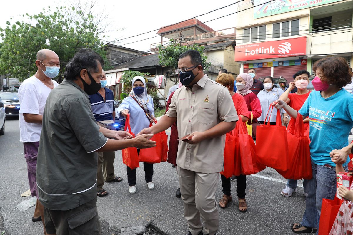 70,000 mohon bantuan bah negeri, lebih separuh selesai diagih