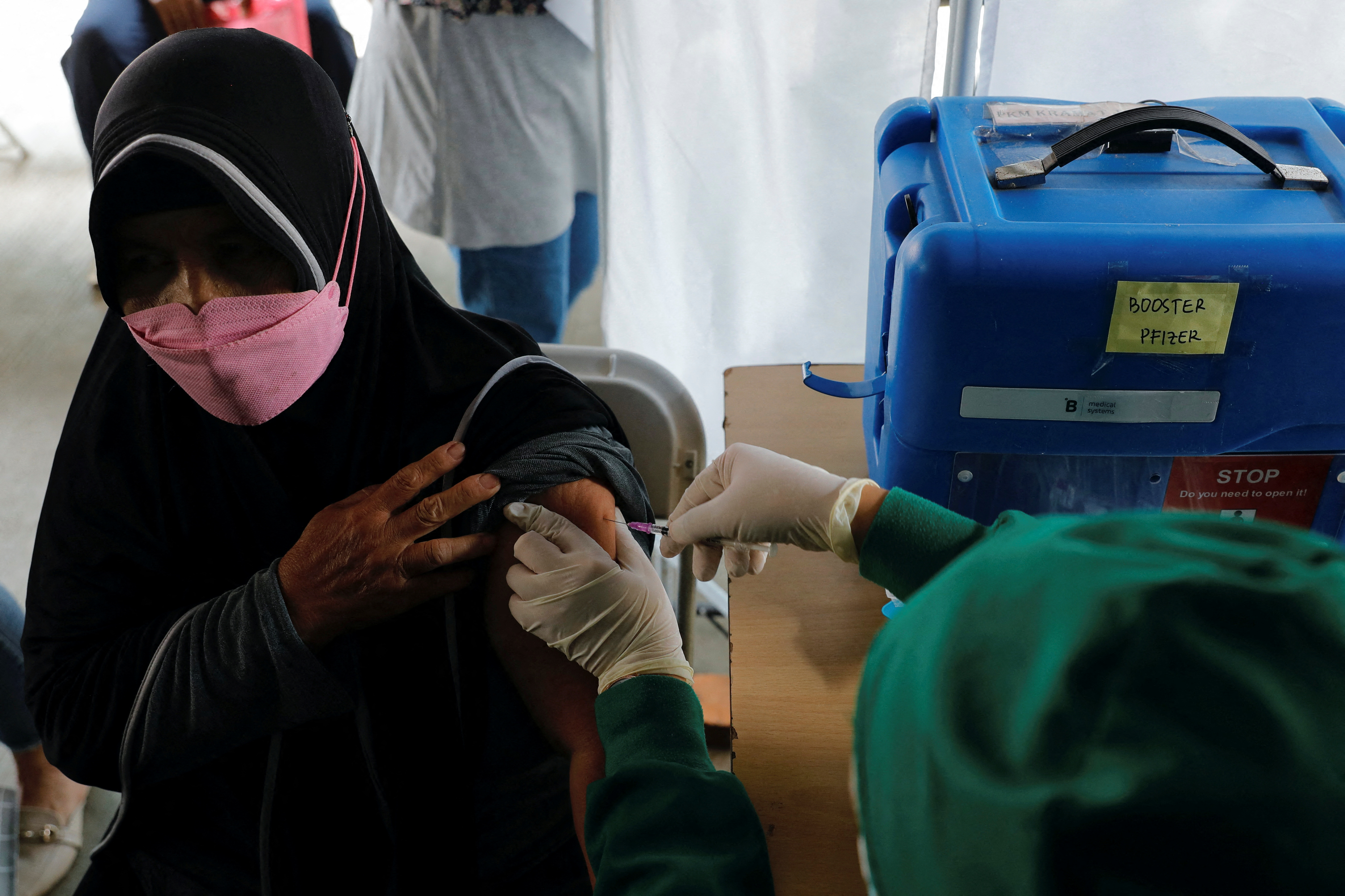 Indonesia starts booster vaccines for adults