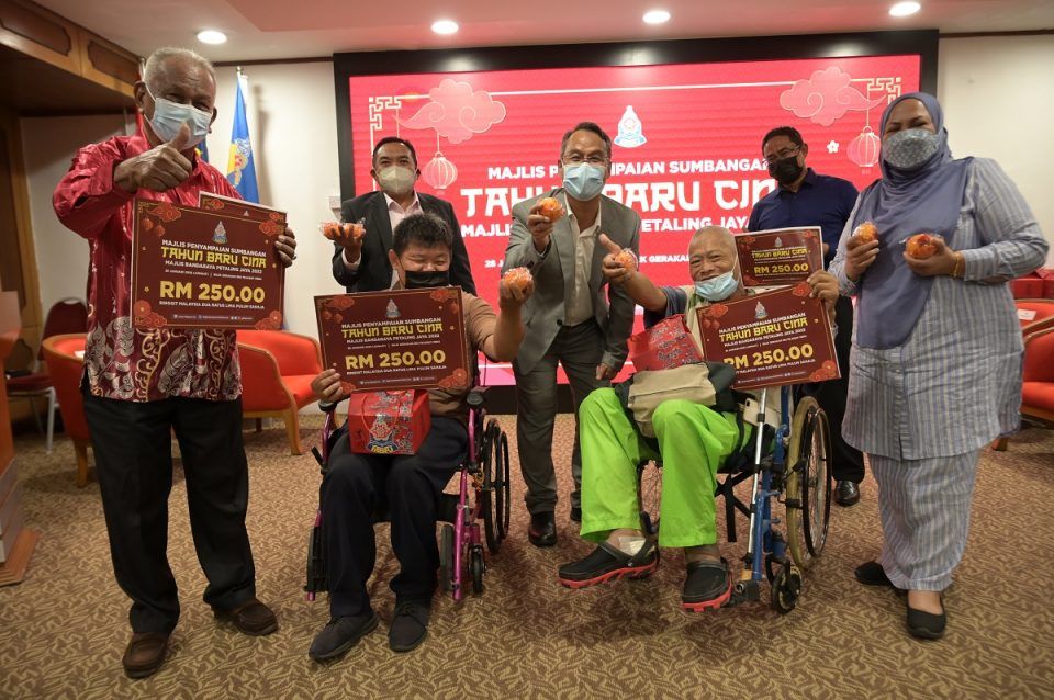 灵市政厅为50户B40群家庭 献新春爱心