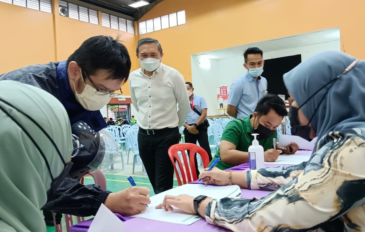 金銮花园503水灾家庭 昨领1000援金