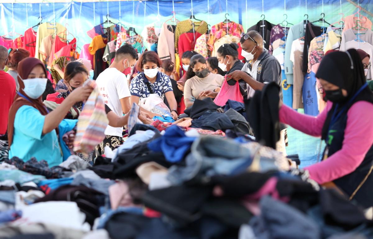 MBI distributes RM27,000 to help flood-affected employees