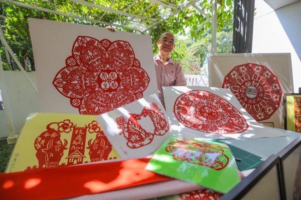 Gubah potongan kertas jadi karya seni, harap tuah lorekan harimau