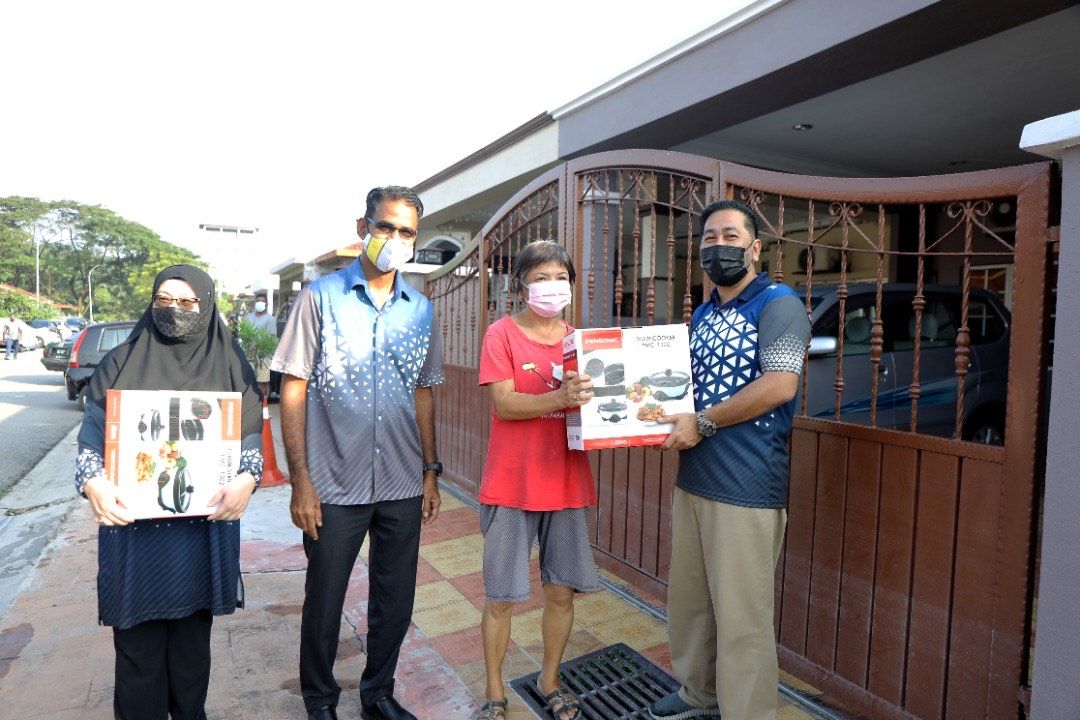 வெள்ளத்தில் பாதிக்கப்பட்ட 1,525 குடும்பங்களுக்கு சமையல் பாத்திரங்களை எம்.பி.எஸ்.ஏ. வழங்கியது