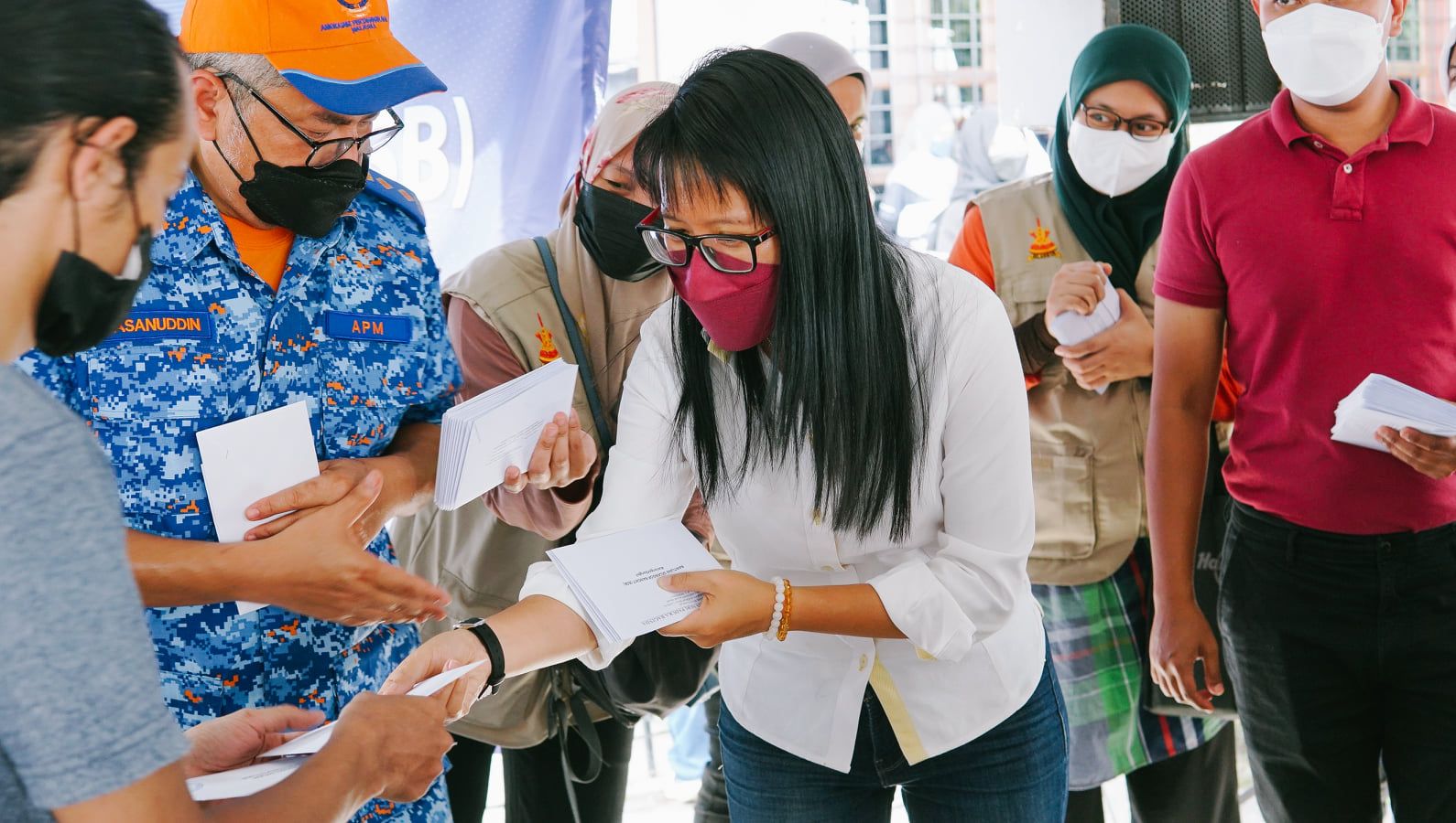 乌冷县已有3533户灾黎获1000援助金